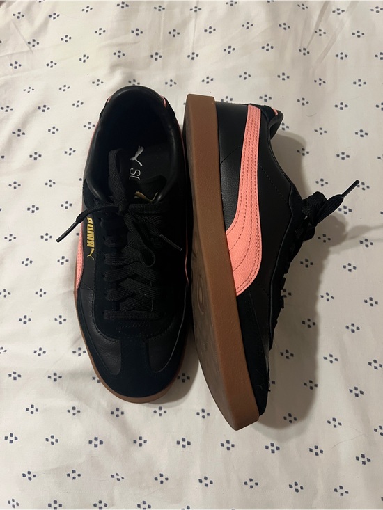 Puma Shoes - Puma Black Sneakers with Pink Formstrip and Gum Sole